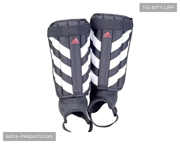 护腿板要求：合规材料并被球袜完全覆盖，裁判可检验