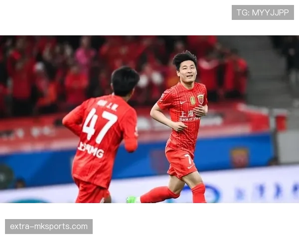 武磊这训练完直接路边摊撸串，自律人设塌了？